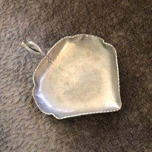 Buenilum hand hammered aluminum